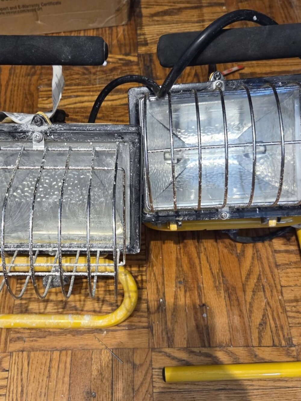 Portable flood lights